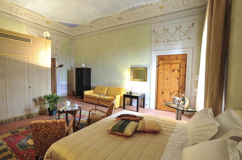 Torre Dei Lari Residenza D'Epoca Bed & Breakfast Floransa Oda fotoğraf