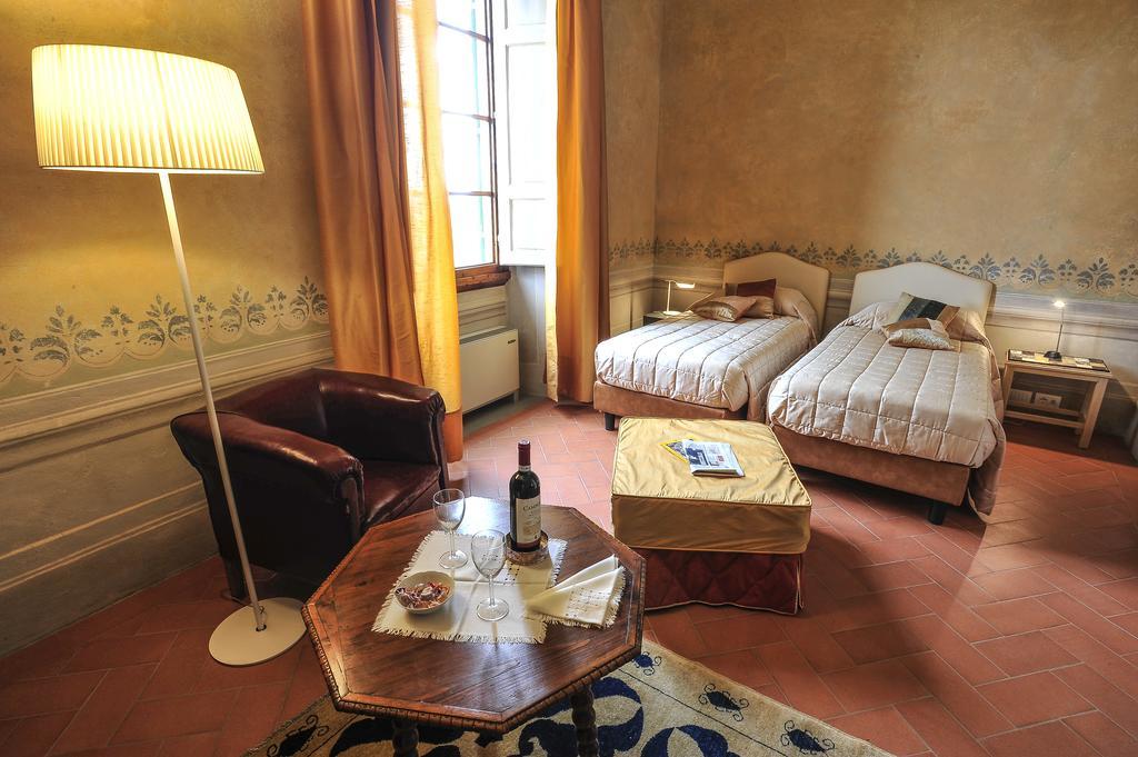 Torre Dei Lari Residenza D'Epoca Bed & Breakfast Floransa Oda fotoğraf