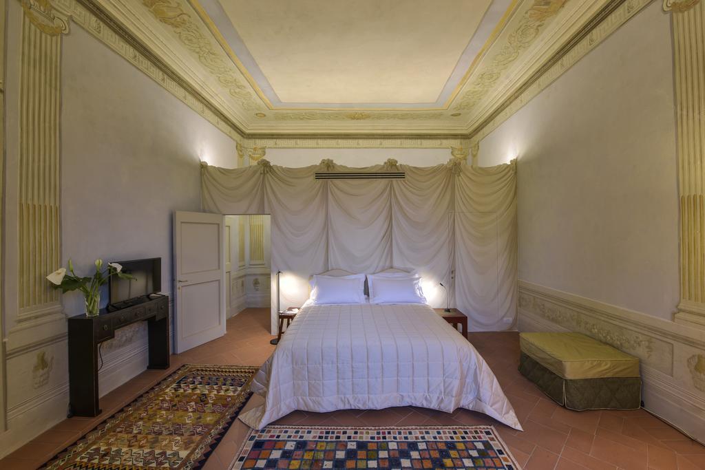 Torre Dei Lari Residenza D'Epoca Bed & Breakfast Floransa Oda fotoğraf