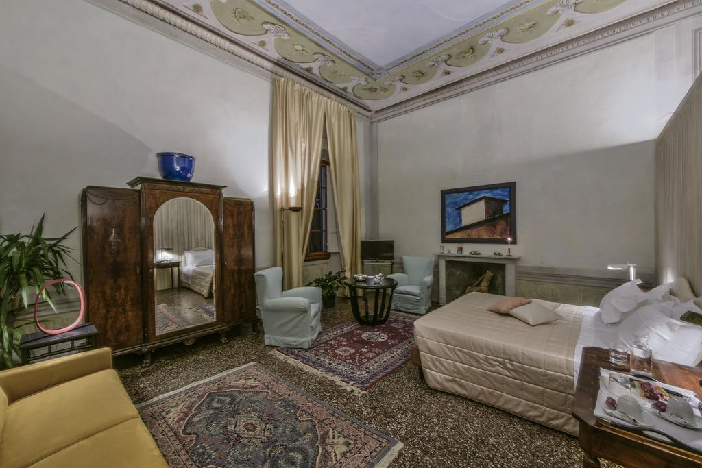 Torre Dei Lari Residenza D'Epoca Bed & Breakfast Floransa Dış mekan fotoğraf